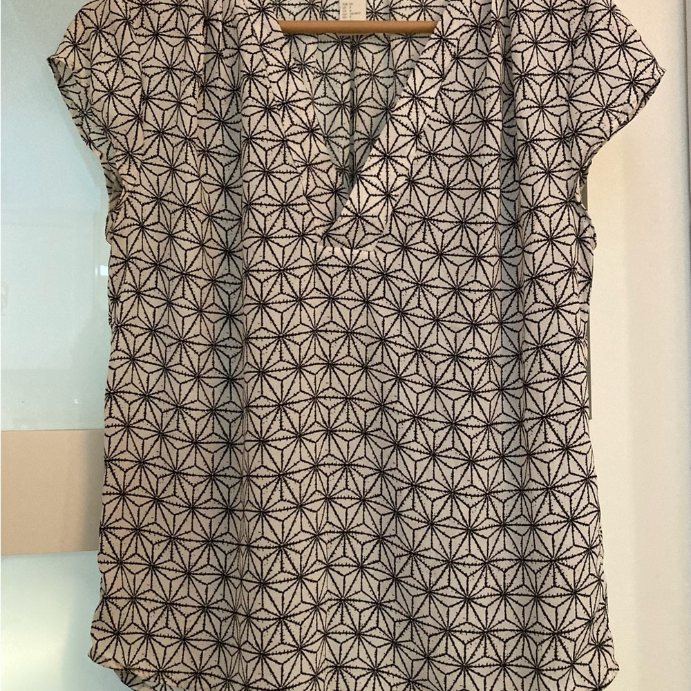 H&M Geometric Patterned Black and White Women's Top